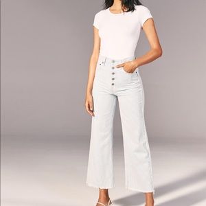 A&F STRIPE ULTRA HIGH RISE CROP DENIM 🖤